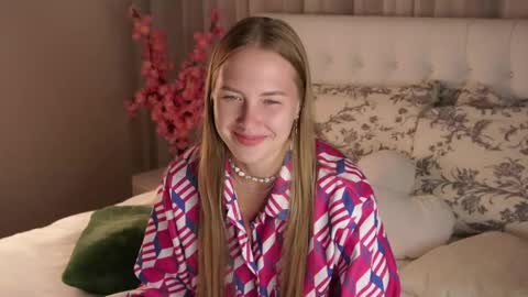 Anna Lokiss online show from September 15, 2025, 12:05 pm