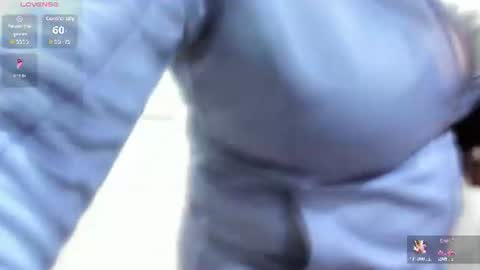 Snapshot of roxanna_moore2 chatting on July 5, 2026, 5:25 am Roxanna online show from July 5, 2026, 5:25 am
