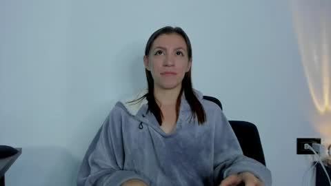 Snapshot of roxanne_jones1 chatting on June 8, 2026, 8:09 pm roxanne online show from June 8, 2026, 8:09 pm
