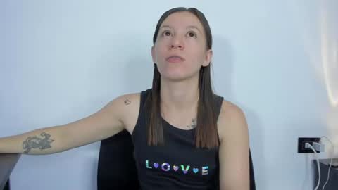 Snapshot of roxanne_jones1 chatting on June 12, 2026, 6:51 pm roxanne online show from June 12, 2026, 6:51 pm