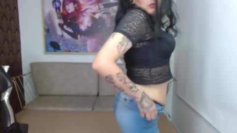 Snapshot of roxanne_vale chatting on October 29, 2025, 8:32 pm Roxanne online show from October 29, 2025, 8:32 pm