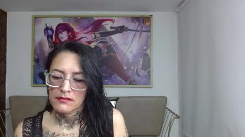 Snapshot of roxanne_vale chatting on December 1, 2025, 8:14 pm Roxanne online show from December 1, 2025, 8:14 pm