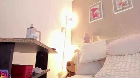 Snapshot of roxannegomez_ chatting on July 28, 2026, 3:21 pm Roxanne Gomez online show from July 28, 2026, 3:21 pm