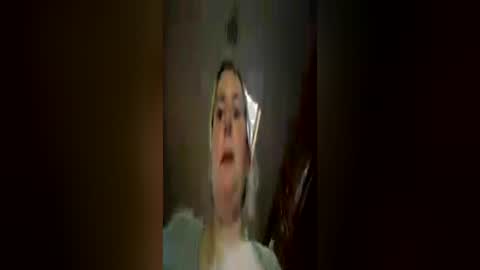 Snapshot of roxannewilde chatting on June 16, 2026, 11:29 pm roxannewilde online show from June 16, 2026, 11:29 pm