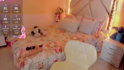 roxannkanneth_ online show from March 6, 2025, 2:51 am
