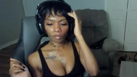 Snapshot of roxcakes chatting on May 13, 2026, 3:42 pm roxcakes online show from May 13, 2026, 3:42 pm