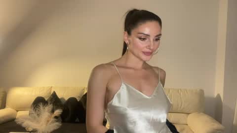 Roxy online show from August 3, 2026, 11:41 pm
