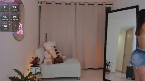  R O X I E  online show from September 14, 2025, 11:59 pm