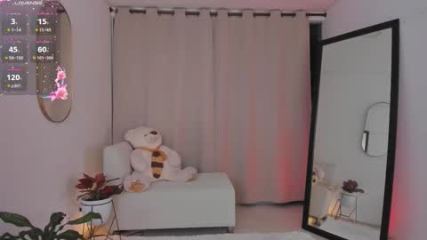  R O X I E  online show from December 3, 2025, 1:24 am