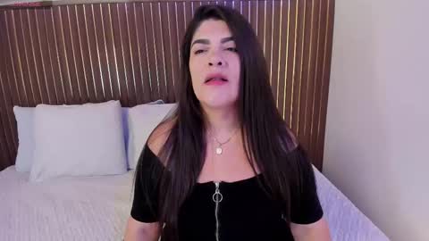 Roxie  online show from November 9, 2025, 12:47 pm