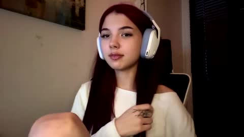 Snapshot of roxiepiurkowski chatting on April 13, 2026, 4:12 pm Hana online show from April 13, 2026, 4:12 pm
