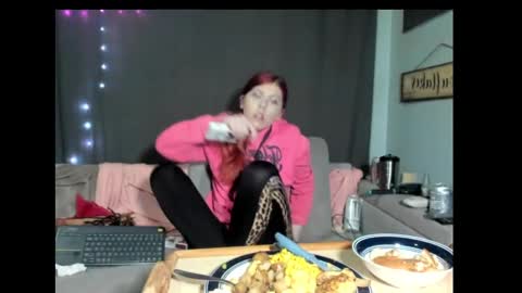 roxihazeleyes online show from March 2, 2025, 9:42 am