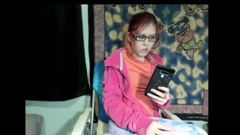 roxihazeleyes online show from March 10, 2025, 3:56 am