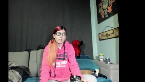 roxihazeleyes online show from September 17, 2025, 7:54 am