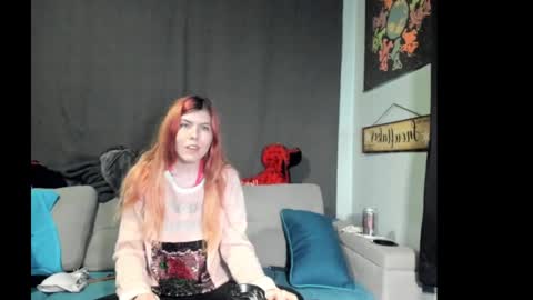 roxihazeleyes online show from October 2, 2025, 2:35 pm