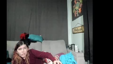 roxihazeleyes online show from October 25, 2025, 2:52 am