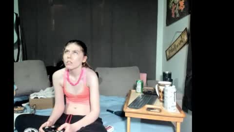 roxihazeleyes online show from March 6, 2026, 6:48 pm