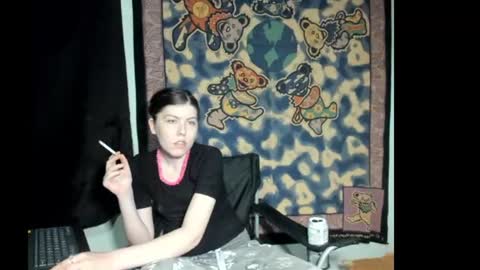 roxihazeleyes online show from June 24, 2026, 4:11 am
