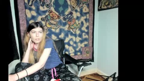roxihazeleyes online show from June 29, 2026, 3:24 am