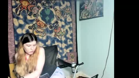 roxihazeleyes online show from July 2, 2026, 12:32 am