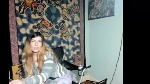 roxihazeleyes online show from July 2, 2026, 3:23 am