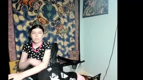 roxihazeleyes online show from July 2, 2026, 8:59 pm