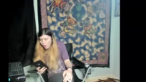roxihazeleyes online show from July 9, 2026, 1:42 am