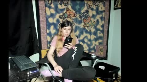 roxihazeleyes online show from July 23, 2026, 1:58 am