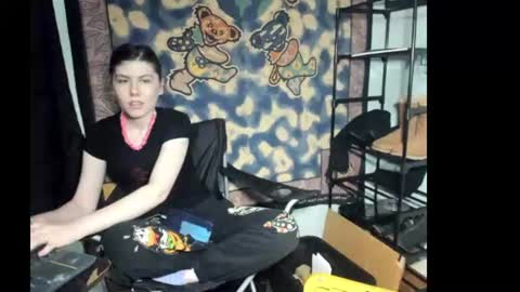 roxihazeleyes online show from August 3, 2026, 2:10 am