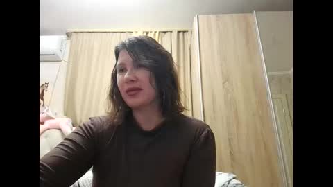 Snapshot of roxolanaa_sexy chatting on February 11, 2026, 4:12 pm ROXOLANAA SEXY online show from February 11, 2026, 4:12 pm