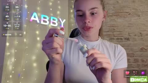 Snapshot of roxxxie_reid chatting on April 3, 2026, 7:12 pm Roxieex ABBY online show from April 3, 2026, 7:12 pm