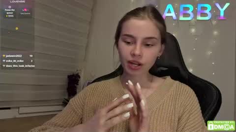 Snapshot of roxxxie_reid chatting on April 7, 2026, 7:47 pm Roxieex ABBY online show from April 7, 2026, 7:47 pm