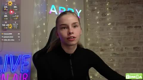 Snapshot of roxxxie_reid chatting on April 8, 2026, 7:25 pm Roxieex ABBY online show from April 8, 2026, 7:25 pm