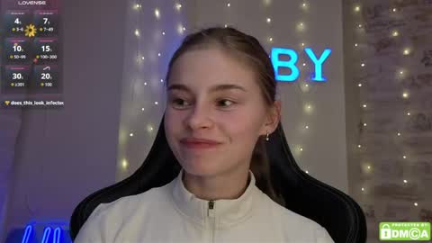 Snapshot of roxxxie_reid chatting on April 11, 2026, 9:19 pm Roxieex ABBY online show from April 11, 2026, 9:19 pm