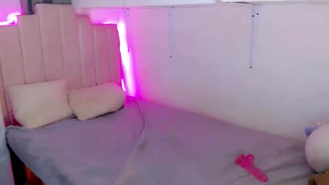 roxxy_blossom online show from January 6, 2026, 6:06 am