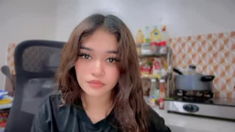 Snapshot of roxxy_blossom chatting on July 1, 2026, 4:18 pm roxxy_blossom online show from July 1, 2026, 4:18 pm