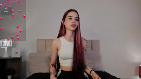 Snapshot of roxxy_mora chatting on February 17, 2025, 9:08 pm Roxxy online show from February 17, 2025, 9:08 pm