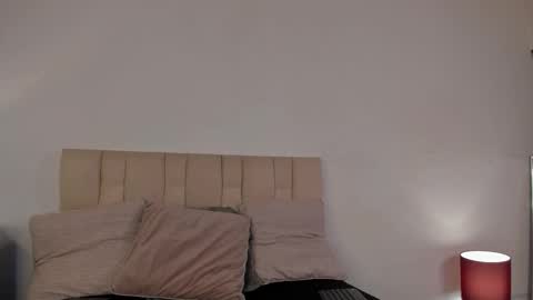 Snapshot of roxxy_mora chatting on February 20, 2025, 9:31 pm Roxxy online show from February 20, 2025, 9:31 pm