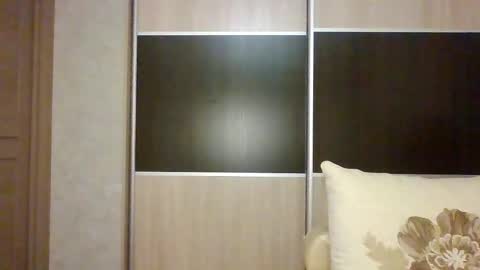 Roxxy Wharton online show from November 15, 2025, 7:16 am