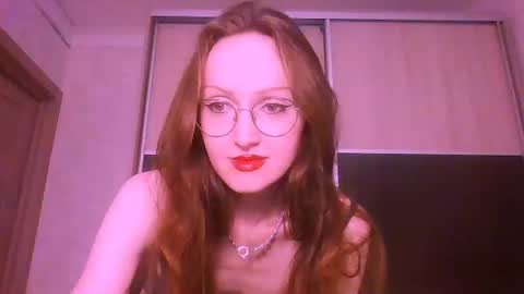 Snapshot of roxxywharton chatting on June 28, 2026, 12:00 pm Roxxy Wharton online show from June 28, 2026, 12:00 pm