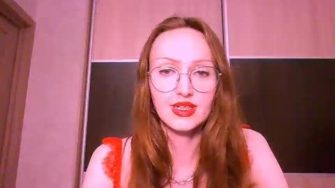 Snapshot of roxxywharton chatting on July 28, 2026, 3:21 pm Roxxy Wharton online show from July 28, 2026, 3:21 pm