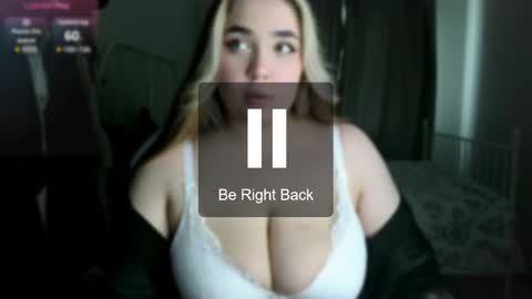 Snapshot of roxy_fleur chatting on March 12, 2025, 12:36 pm Roxy online show from March 12, 2025, 12:36 pm