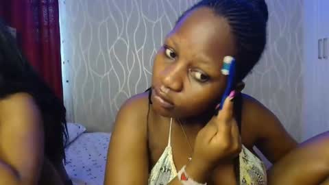 Snapshot of roxy_heather chatting on June 1, 2026, 12:18 pm Roxy online show from June 1, 2026, 12:18 pm