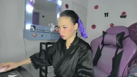 Snapshot of roxy_lu_07 chatting on May 27, 2026, 2:08 am Roxy online show from May 27, 2026, 2:08 am