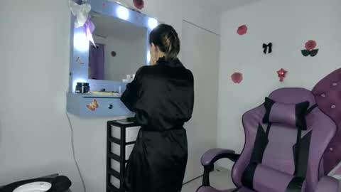 Snapshot of roxy_lu_07 chatting on May 31, 2026, 2:42 am Roxy online show from May 31, 2026, 2:42 am
