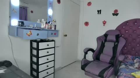 Snapshot of roxy_lu_07 chatting on June 21, 2026, 1:52 am Roxy online show from June 21, 2026, 1:52 am