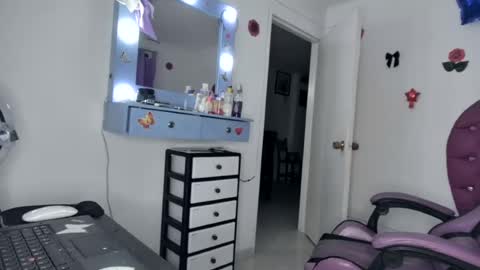Snapshot of roxy_lu_07 chatting on July 18, 2026, 2:16 am Roxy online show from July 18, 2026, 2:16 am