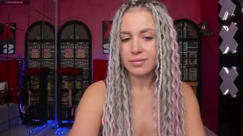 Snapshot of roxy_mars chatting on May 8, 2026, 2:06 am Roxy online show from May 8, 2026, 2:06 am
