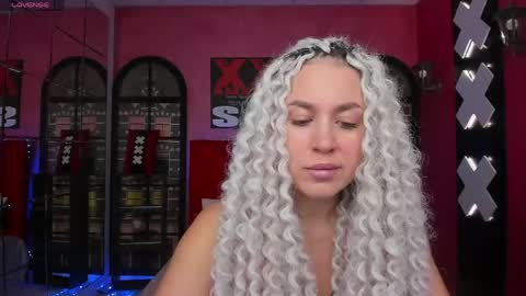 Snapshot of roxy_mars chatting on May 19, 2026, 1:22 am Roxy online show from May 19, 2026, 1:22 am
