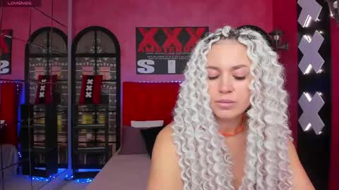Snapshot of roxy_mars chatting on May 21, 2026, 1:45 am Roxy online show from May 21, 2026, 1:45 am